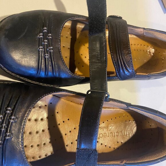 Clarks - Size 7.5M - Mary Jane Style Black Unstructured Comfort Shoes - Picture 7 of 10